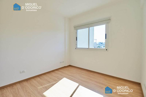 Venta Departamento 3 Ambientes Con Cochera En Parque Avellaneda