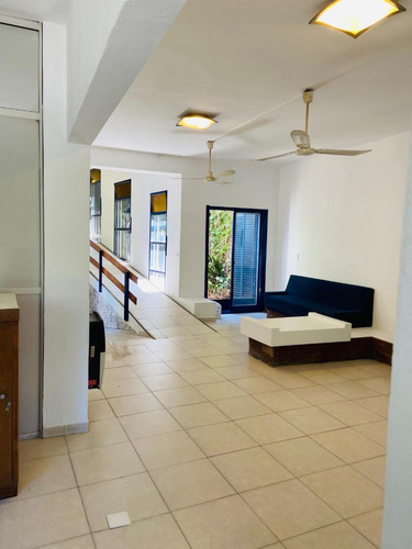 Oficinas En Alquiler-zona 5 Esquinas - Hurlingham