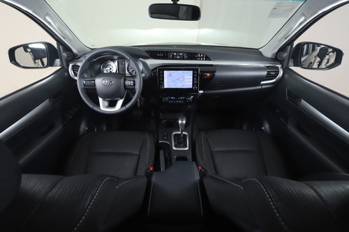 Imagen 5 de 16 de Toyota Hilux Srv 4x4 At