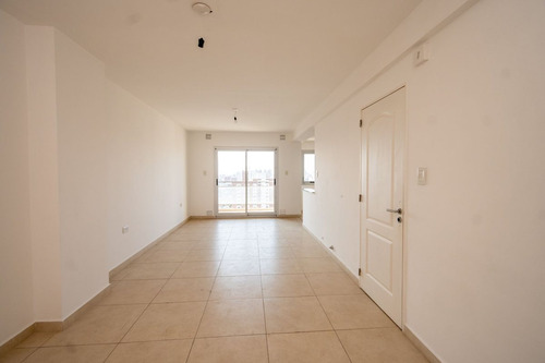 Se Vende Dpto. De 2 Dorm. C/cochera En Barrio Sur!