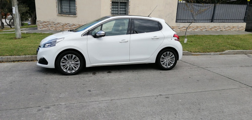 Peugeot 208 1.2 Puretech Francés!!
