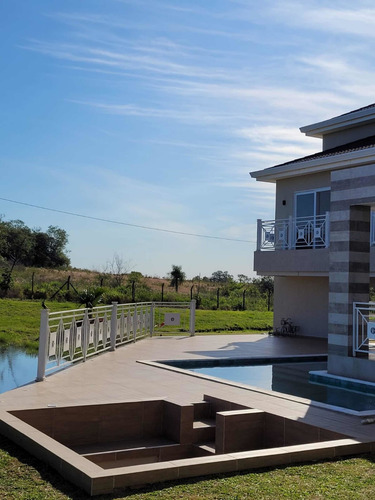Imagen 6 de 12 de Lujosa Residencia A Estrenar Vendo Dentro Del Club Agua Vist