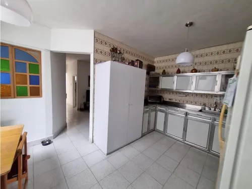 Apartamento En Venta 2do Piso En La Floresta 140 Mt²