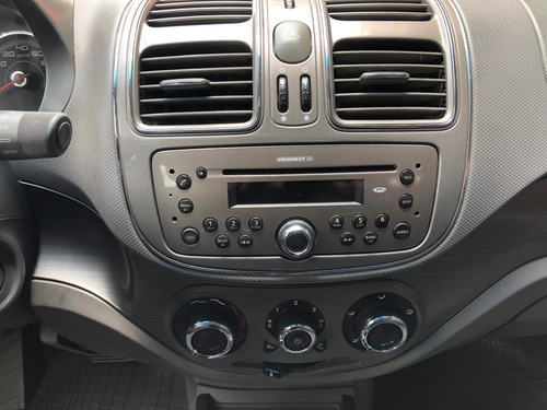 Fiat Grand Siena 1.6 16v Essence Flex Dualogic 4p