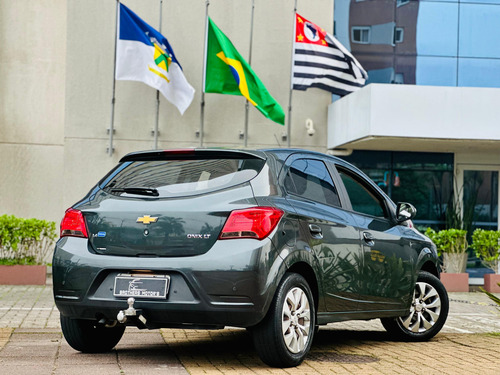 Chevrolet Onix 1.4 Lt 5p