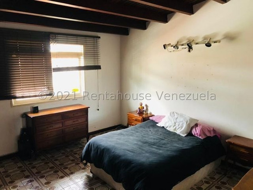 Imagen 9 de 20 de Amplia Y Acogedora Casa En Venta - Urb Los Naranjos Del Caferal - Mls#22-883
