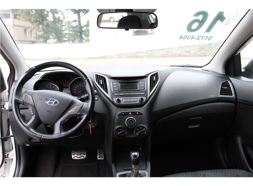 Imagem 7 de 10 de Hyundai Hb20x 1.6 16v Style Flex 4p Automático
