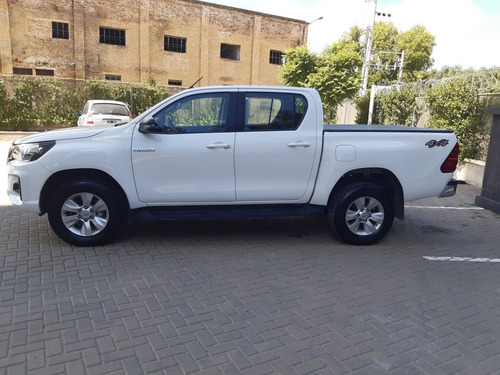 Toyota Hilux 2.8 Cd Sr 177cv 4x4 2019