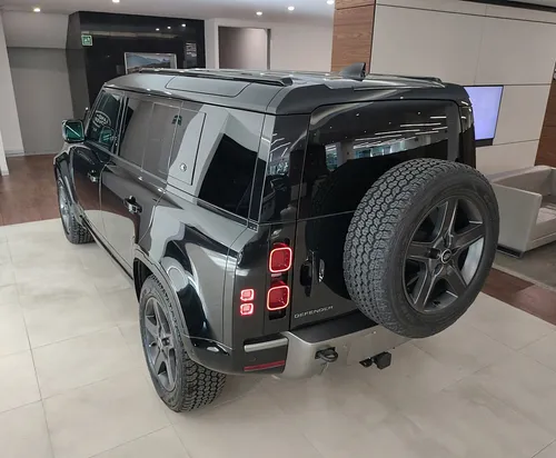 Land Rover Defender 110 Se P400 2024