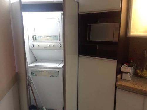 Apartamento En Residencias Vincenzo, Urbanizacion Costa Azul Ic-00158