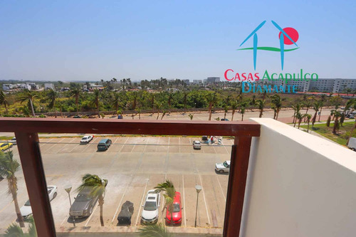 Cad La Isla Emerald J5. De Playa. Terraza Frontal Con Vista A Los Jardines Y Albercas