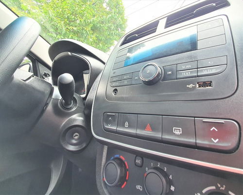 Imagem 8 de 11 de Kwid Zen 1.0 12v Sce (flex) 2020 / Completo / Repasse