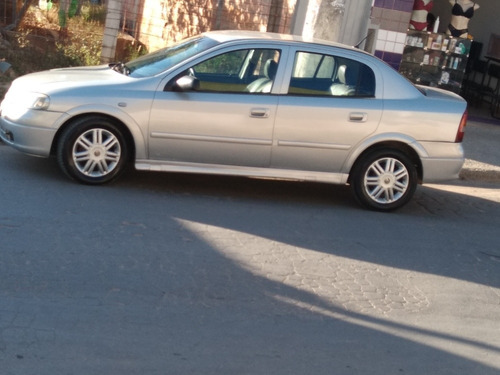 Chevrolet Astra 1.8, 4 Portas