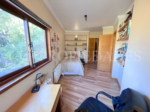 Amplia Casa Ideal Para Familia En Condominio. El Arrayan