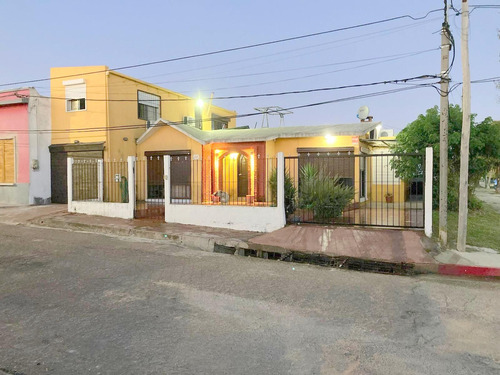 Casa En Alquiler De Todo El Año, 3 Dormitorios San Carlos