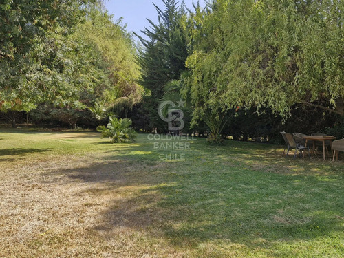Parcela 5 Dormitorios En Chicureo Con Piscina Y Quincho
