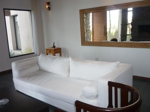 Casa En Venta De 4 Dormitorios En Montoya