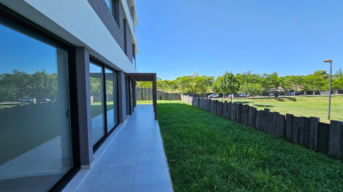 Venta Y Alquiler De Departamento 3 Ambientes En Pb Con Jardin Propio Cochera Y Baulera Nordelta