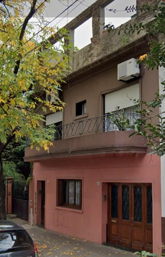 Imagen 3 de 12 de Uriarte Al 1900 Entre Nicaragua Y Soler, Palermo. Casa De 3 Plantas. 5 Ambientes. 4 Dormitorios, 2 En Suite. Superficie 170 M2. Pileta En La Parte Trasera De La Casa. 2 Cocheras. Dependencias