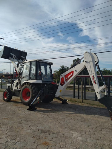 Retroescavadeira Bobcat B760