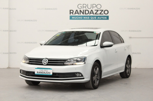 Volkswagen Vento Luxury 2.5 2016 La Plata 915