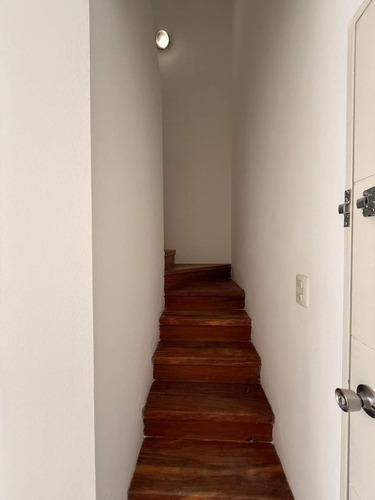 Se Vende Excelente Dpto De Un Dormitorio Y Dos Baños Estilo Duplex!!!!