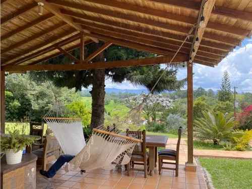 Casa Independiente En Rionegro Con Piscina Y Jacuzzi Para La Venta