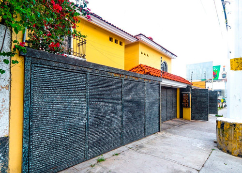 Imagen 4 de 14 de Casa Chica 3 Recs.coto En Av.patria X Andares Trato Directo