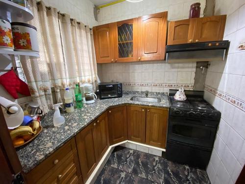 Imagen 7 de 15 de Dúplex De 4 Ambientes Con Cochera Y Jardín
