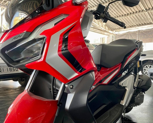 Imagem 2 de 10 de Honda Adv