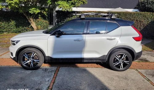 Volvo XC40 2.0 T4 R-DESIGN