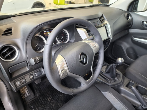 Imagen 9 de 11 de Renault Alaskan Intens 4x4