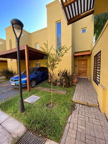 Imagen 2 de 16 de Hermoso Duplex Con Patio Y Cochera Cubierta.