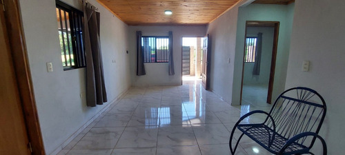 Alquilo Casa En Hohenau: 2 Habitaciones Y 1 Baño