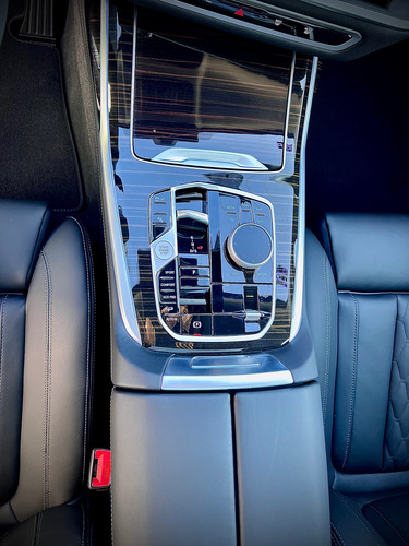 BMW X7 4.4 V8 M60I