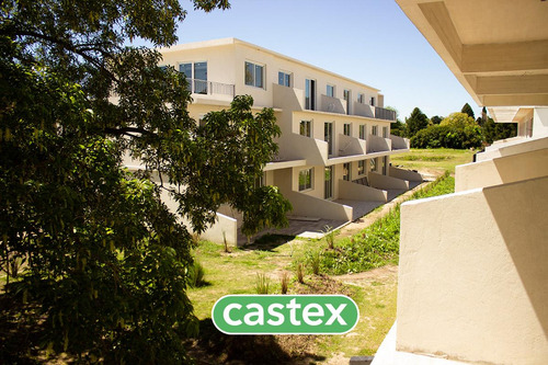Departamento Tres Ambientes En Venta En Saravi Village
