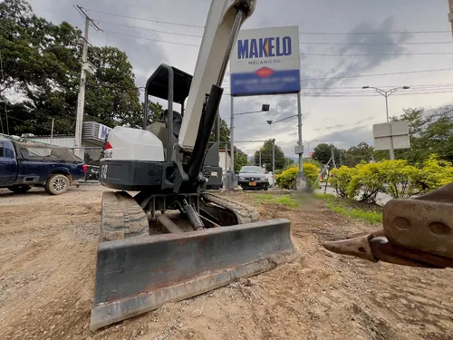 Miniexcavadora Bobcat E42