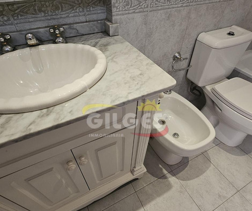 Departamento 3 Amb. En Ramos Mejia - Céntrico, C/balcón Al Fte Y Cochera Cubierta