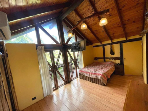 Quinta Casa Venta En Barrio Parque Leloir 3 Dormitorios Galería Parrilla Pileta Jardín