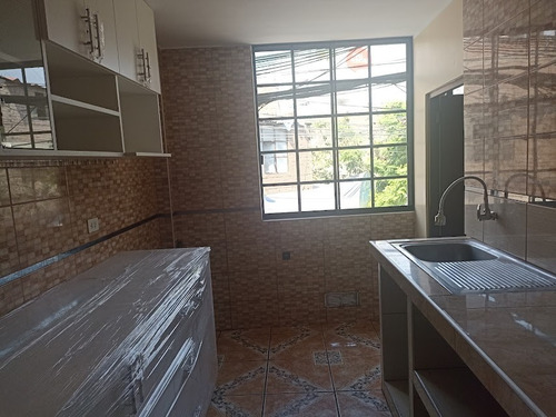 Vendo Bonito Departamento 3 Dor. En Azcarrunz Sjl. A Una Cuadra Del Mall Y Estación Tren Pirámide Del Sol 85 M2 