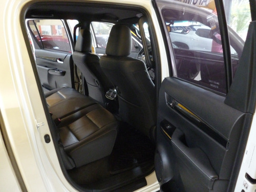 Toyota Hilux 2.8 Cd Srx 177cv 4x2