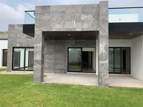 Residencia En Venta En Punta Tiburón Marina & Golf En La Riviera Veracruzana, 4 Recámaras Cada Una Con Baño, Alberca, Cuarto De Servicio