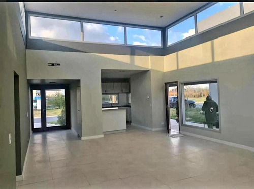 Imagen 5 de 12 de Hermosa Casa Puertos Barrio Araucarias!!!