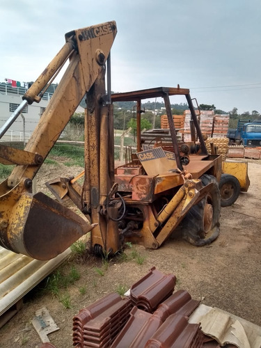 Retroescavadeira Case