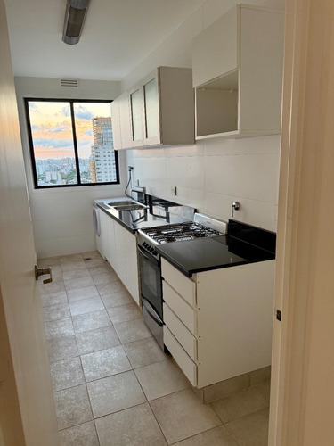 Alquiler. Espectacular Departamento 2 Ambientes. Charcas 4070 Piso 17 Gran Vista. Pileta Y Jardín C/amenities Y Seguridad 24hs. Palermo.