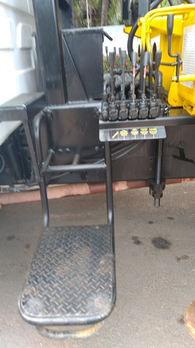 Imagem 6 de 14 de Mb 1620 2011 Com Munck 52.000