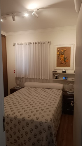 Apartamento De Dois Dormitórios Com Móveis Planejados.