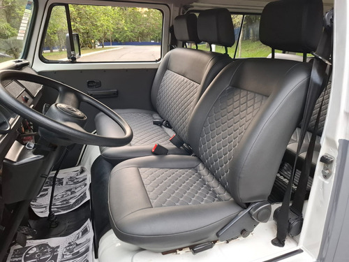 Volkswagen Kombi 1.4 Standard Total Flex 3p