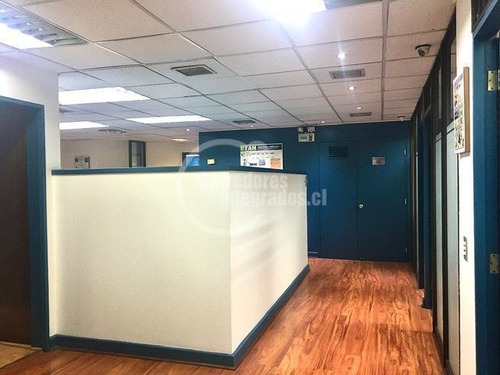 Imagen 11 de 16 de Oficina En Venta En Santiago