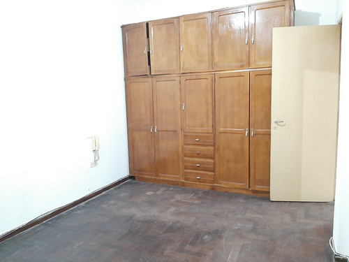 Ph 4 Ambientes En Venta En Haedo Con Patio Y Coch